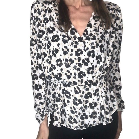 Cabi Leopard Print Wrap Top Sz S White Black Office Business Casual Classic - Picture 2 of 10